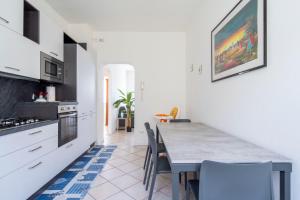 Aurora House · Balcone vista Lago Como · Parking
