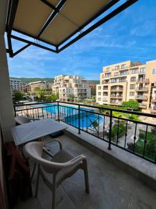 Sorrento Pool View Apartment
