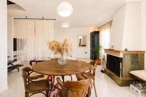 Villa Lilienne - Serene Private Jacuzzi Retreat