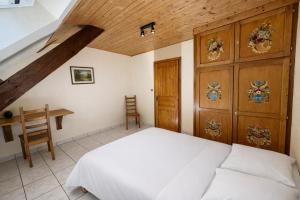 Large house with garden and terrace in Lapoutroie