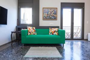 Brand-New Spacious 3 Bd Apt in Piraeus