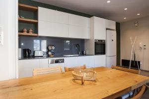 Brand-New Spacious 3 Bd Apt in Piraeus