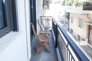 Brand-New Spacious 3 Bd Apt in Piraeus
