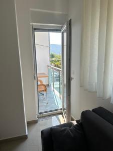 Leo Apartments