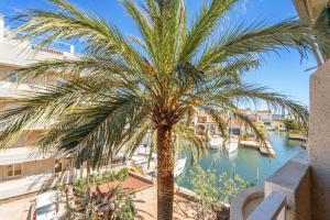 WELCS APARTAMENTO 382 EMP con vistas al canal