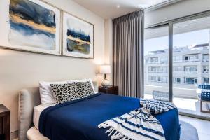 Exquisite Apartment with Balcony, TV, WiFi, Heated Pool & GymFitness Room