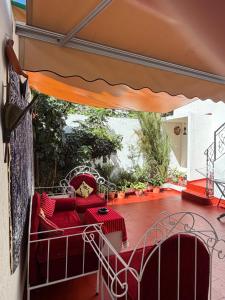 Giant House, Private Patio & Ultra-Fast Wi-Fi