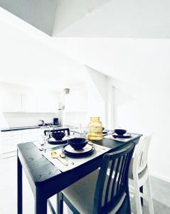 Private Rooms in Shared 6BR Aprt, with shared kitchen near City Center