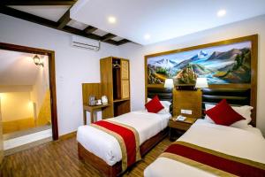Beautiful Kathmandu Infinity pool Hotel