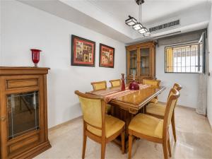 3160 Elegant Seafront House