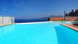 Studio Calvi Centre, vue mer, piscine