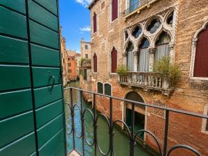 Canal View Boutique Apartments