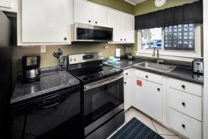 102A - 1BR1 Bath at Seaspray Condos on Okaloosa Island, Fort Walton Beach, Fl
