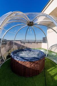 Downtown Apartment w Jacuzzi&Terrace Parkview v4
