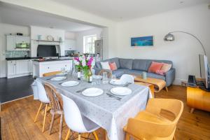 Swift Host - Blakeney - Sleeps 12 - Pet Friendly - Garden