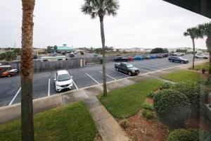 102A - 1BR1 Bath at Seaspray Condos on Okaloosa Island, Fort Walton Beach, Fl