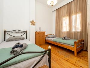 Mariοn Apartment
