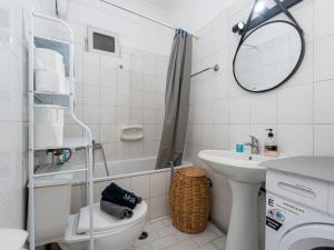 Mariοn Apartment