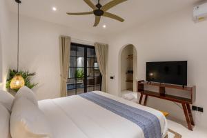 Tropical Oasis - 2BDR Central Canggu quiet luxury!