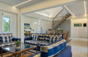 Artemida 8-Bedroom Getaway with Rooftop Sea Views