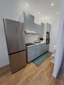 A stones throw from the lake, a lovely apartment