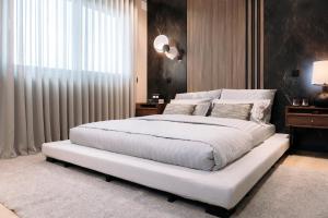 Detached house in a private condominium