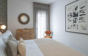 Stylish City-Centre Apartment with Private Terrace, Pool & Parking