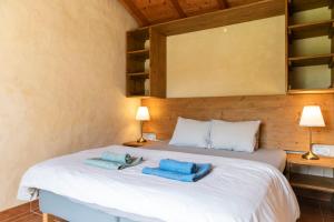 Cozy house in beautiful valley, close to the beach