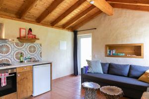 Cozy house in beautiful valley, close to the beach