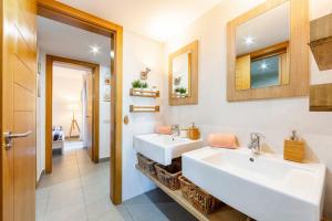 Casa Medina · Beach and Calm at Macenas Resort