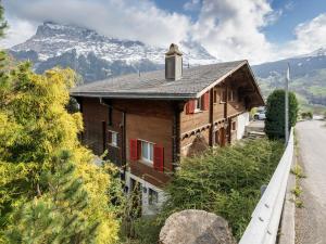Apartment Chalet Shangri La by Interhome