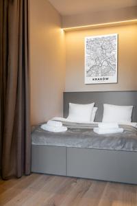 Modern Studio with Balcony 10 Min Walk Main Station