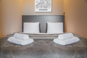 Modern Studio with Balcony 10 Min Walk Main Station