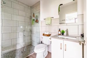 Jungle House Downtown Columbus - Modern Boutique Suites
