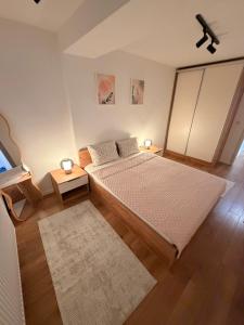 Reni Apartments
