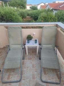 Slani Apartmani Vir, Miljkovica