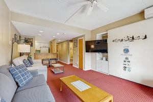 South Peak Studio at Rivergreen