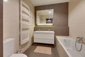 Nadmorski Leniwiec by Grand Apartments