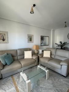 Lorcrimar III Apartment with Sea Views, Pool, Paddle Courts and Parking