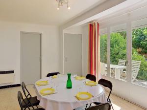Apartment Les Hirondelles by Interhome