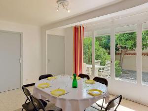 Apartment Les Hirondelles by Interhome