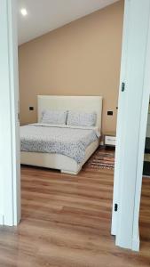 Near Airport Cozy Stay