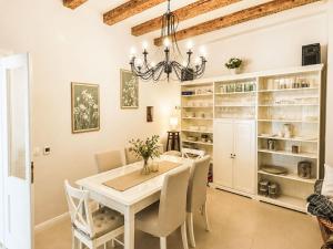 Holiday Home Villa Cotton House mit Schwimmbad by Interhome