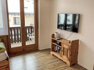 Apartment Wohnung Curtins by Interhome