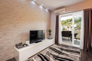 Margaritum Blace - Seaview Apartment with Balcony