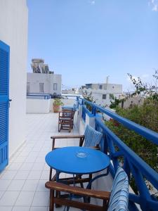 Flora Studios Perissa Santorini