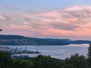 Seaview Apartment Hrvatini