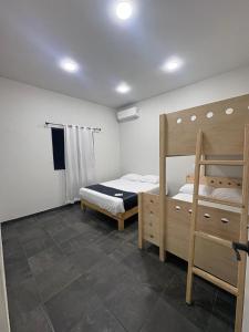 Casa Mundial 2026 for 20 people, 13 miles from Akron