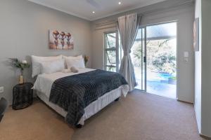 Living in moment - Ensuite bedroom