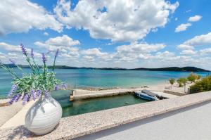 Apartment Denko by the sea